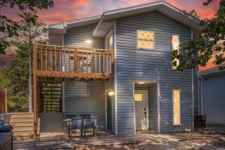 Lake House Near Indian Point Marina & Silver Dollar City-Free Daily Tickets-Spiral Staircase - Branson - 6