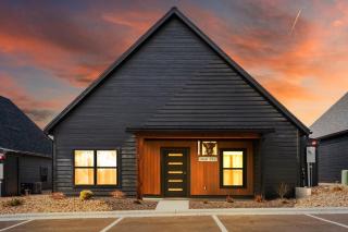 Free Attraction Tickets, New Lakehouse, Close to Branson, Modern Kitchen, High End Furnishings - 9