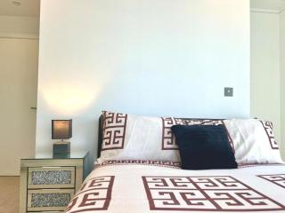 Modern High-Rise Flat in Media City! 2 Beds, 2 Baths - Manchester - 4