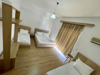 Sunny Side B&B - Sarandë - 1