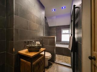 3bed House , Contractors Welcome , Ample Parking - Grimsby - 8