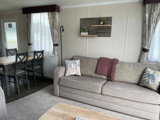 Luxury Caravan Cornwall sleeps 4 countryside view - St Austell - 4
