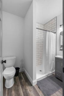 Downtown Cape 2 Bdrm 2 Bath Apt, Cozy & Walkable - Cap-Girardeau - 2