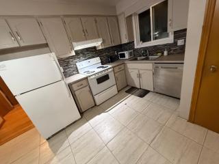 Affordable Family Room for 4 People-24Hrs Checkin-Next To Downtown,Airport - Kitchener - 4