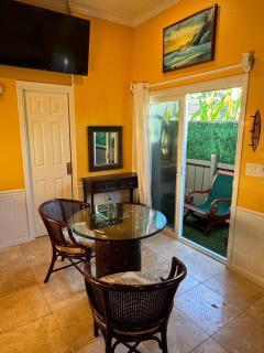 Pet Friendly Guesthouse Plus Parking 30 day minimum - Honolulu - 6