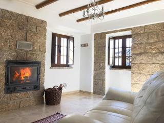 Laje House Fireplace entire house wifi - 5