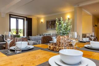 HIllside Farm, King Beds, Hot Tub, Games Room, BBQ - - 7
