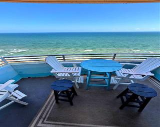 Vacation in Comfort and luxury - 3BR Direct Oceanfront - Wyndham Ocean Walk Resort 2125 - Daytona Beach - 4