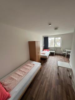 Low Budget Olympia Park Aparthotel - Munich - 2