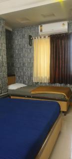 Om Sai Hotel and Guesthouse - Shirdi - 7