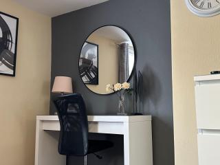 Llanidloes Townhouse-pet-friendly-sleeps 7-Mid Wales - 2