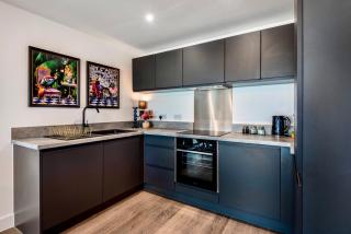 Luxury City Escape - Brand New Stylish 2 Bedroom Apartment with Parking - Liverpool - 9