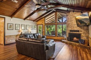 Private 15 Acres Wpond, Hot Tub, Game Room - 5