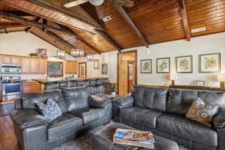 Private 15 Acres Wpond, Hot Tub, Game Room - 3