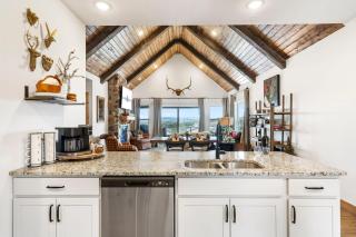 New Log Cabin with Ozark Sunset Views, $400 Daily Activities Included, Pickleball - Branson - 3