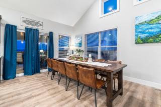 Private Hot Tub, Lake View, $400 of Free Daily Tickets, Unique Floor Plan! - Kimberling City - 3