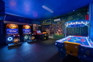 9 BR Themed Home with Games Room and Resort Amenities - Kissimmee - 9