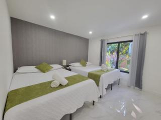 Tropical Oasis Retreat POOL SPA Game Room BBQ - 2