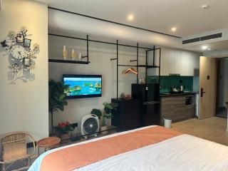 Bay View Halong Homestay Panoramic Bay View Luxury Apartment - Ha Long - 4