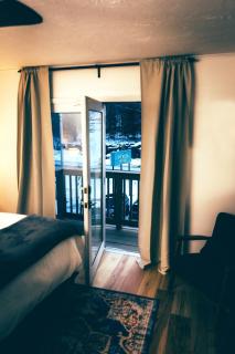 The Perch Hotel - - 8