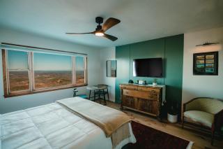The Perch Hotel - - 6
