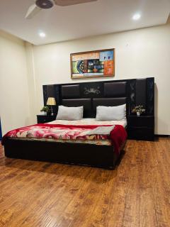 Deluxe suite in bahria heights 1 rawalpindi - 7