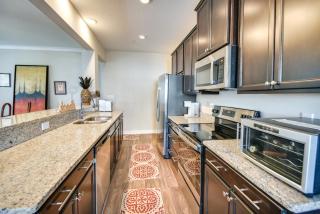 Hampton Condo By Convention Center and Coliseum! - 8