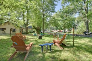 Family-Friendly Cabin Walk to Lake Access! - Houghton Lake - 9