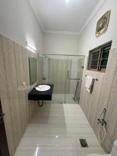 Clifton Royal Family Guest House Islamabad - Islamabad - 9