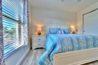 Sea Club #46 - Coastal Gem - 4