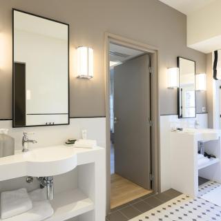 Les Suites BB, Champagne Besserat de Bellefon - 4