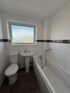 3 Bedroom Apartment in Rayleigh Town Centre with Balcony - Rayleigh - 1