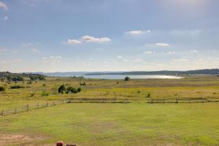 Canyon Lake Townhome with Balcony, Deck and Yard! - Canyon Lake - 0