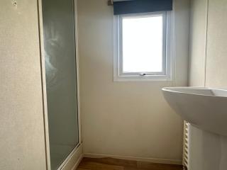 Harwich - Caravan - Sleeps 10 - Garden - Pool - 9