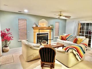 Heaven Heights - HotTub, Pet Friendly, EV Outlet, Pool Table, Game Room, BBQ, FirePit, Library - Oakhurst - 7