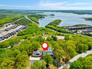 Best Lake Tablerock Views, Private Outdoor Pool, Karaoke/Games-2 Kitchens! Secluded on a few acres! - Branson - 2