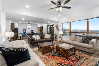 Modern Lake 3 Bedroom - Branson - 4