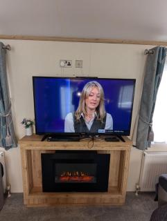 BEAUTIFULLY PRESENTED CARAVAN DOG FRIENDLY on AWARD WINNING SHOREFIELD COUNTRY PARK Entertainment passes and linen included - Milford on Sea - 4