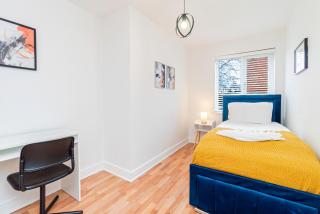 Modern Two Bedroom Flat with Free Parking - Birmingham - 7