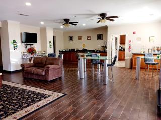 Yorktown Inn and Suites - Yorktown - 1