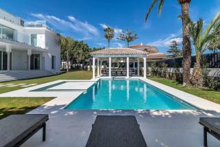 The Iconic Villa Torremora By Better Bookings - 0