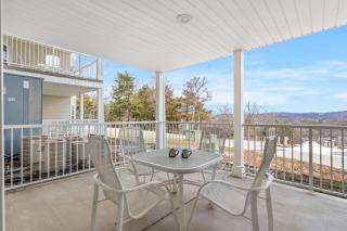 Lake Access-Spacious Condo-Free Attraction Tickets-Deck Area - Kimberling City - 8