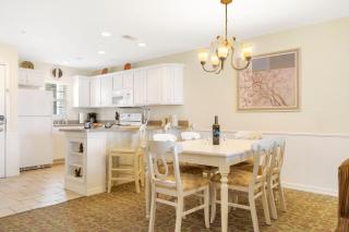 Spacious Condo w Daily Free Fun-Lake Access-Peaceful Views-Near Attractions - Kimberling City - 8