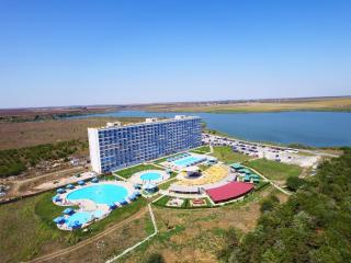 Seaside Dream and Sunset Breeze Studios at Blaxy Resort - Olimp - 8