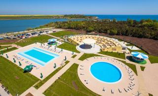 Seaside Dream and Sunset Breeze Studios at Blaxy Resort - Olimp - 7
