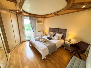 Le Green Field Lodge - Parking Gratuit - Standing - Centre Ville - Commerces à Proximité - 3