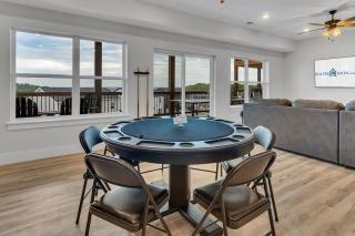 Putting Green-Table Rock Lake View-$400 of Free Tickets-Super Location-Hot Tub! - Branson - 7