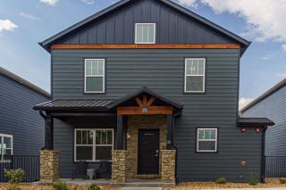 Putting Green-Table Rock Lake View-$400 of Free Tickets-Super Location-Hot Tub! - Branson - 6