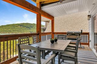 Wow-High End Decor-Golf Cart-Games-Free Attraction Tickets-Upgraded Amenities-Hot Tub - 5