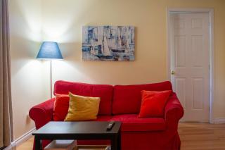 Calm, cozy, urban, family-friendly stay - 0